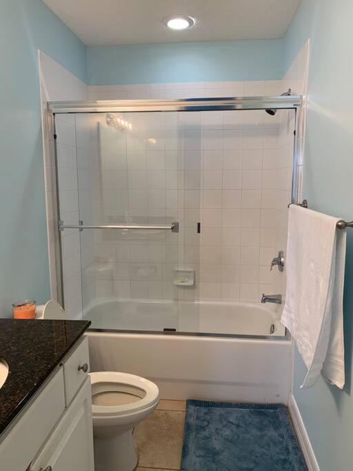 Gulf Coast Gold Private Condo - 2Bed, 2Bath, Sleep 6, Across Street From Beach, Balcony Views Of Sunsets, Beach & Gulf, Pool, Gym セント・ピート・ビーチ エクステリア 写真