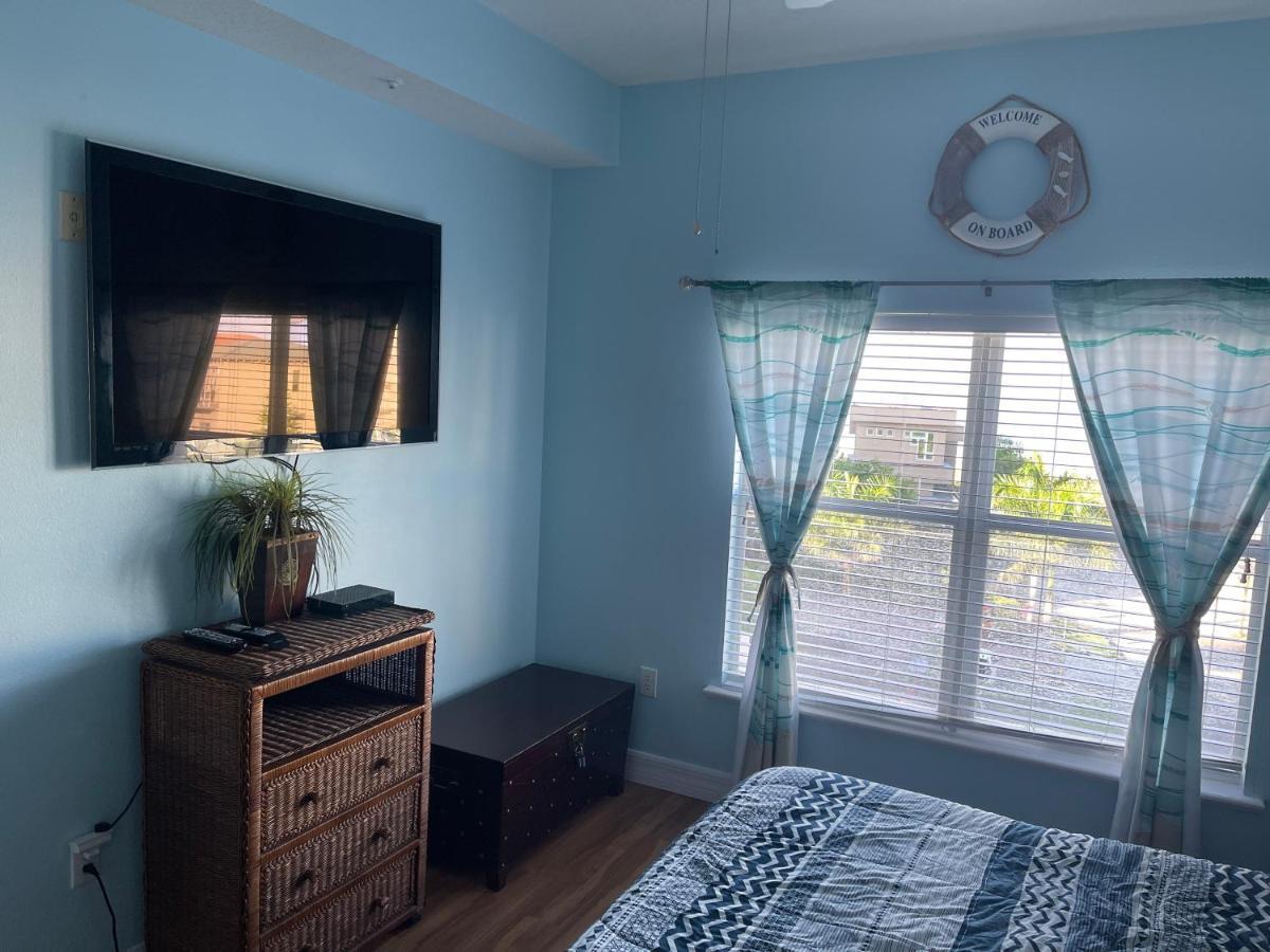 Gulf Coast Gold Private Condo - 2Bed, 2Bath, Sleep 6, Across Street From Beach, Balcony Views Of Sunsets, Beach & Gulf, Pool, Gym セント・ピート・ビーチ エクステリア 写真